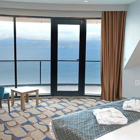 Blue Mudanya